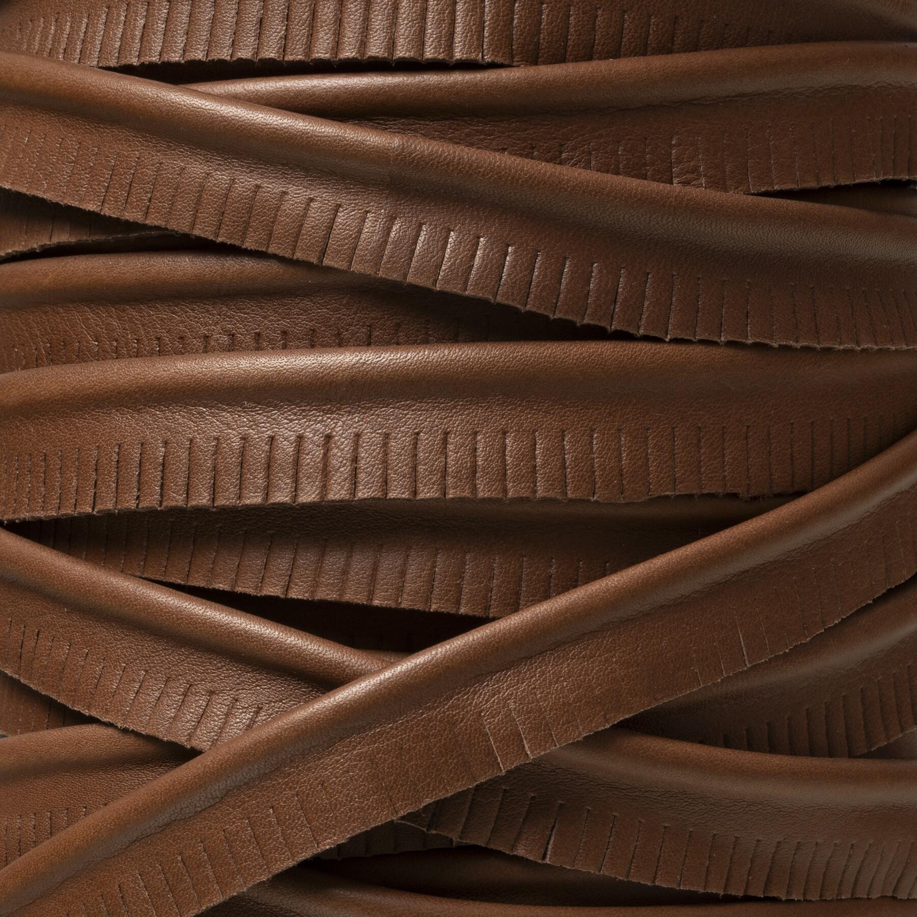 001/37 On The Edge: Brunette