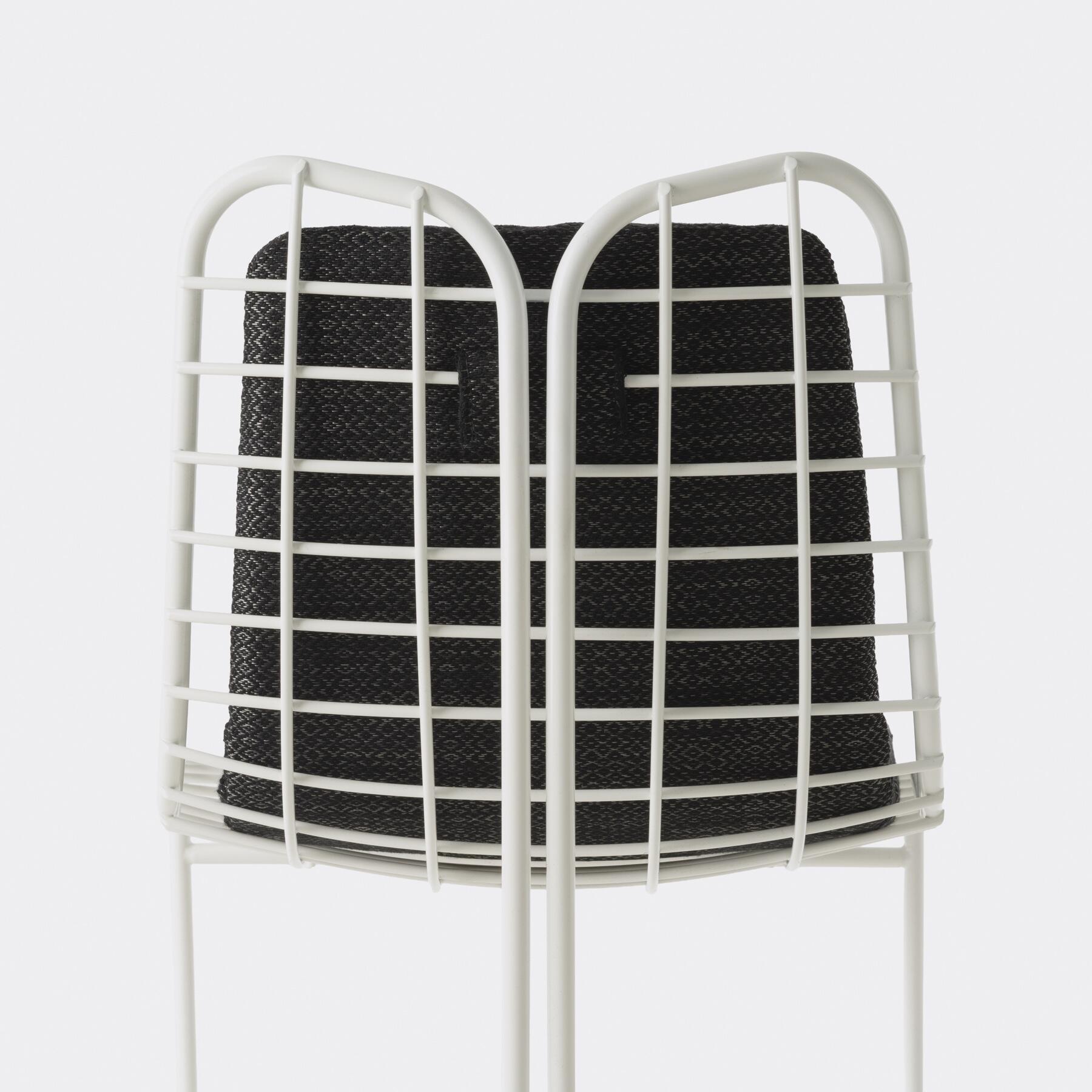 Capricorn Bar Stool, Crema, 267/04 Soundwave: Onyx