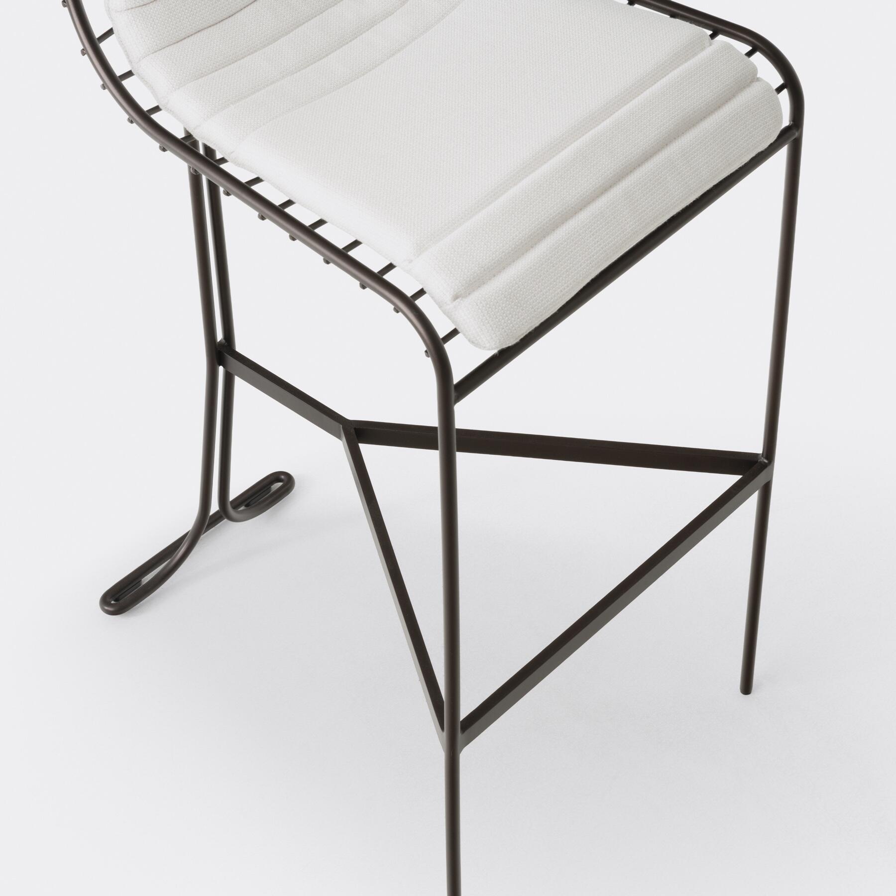 Capricorn Bar Stool, Espresso, 287/01 Pinpoint: Cloud