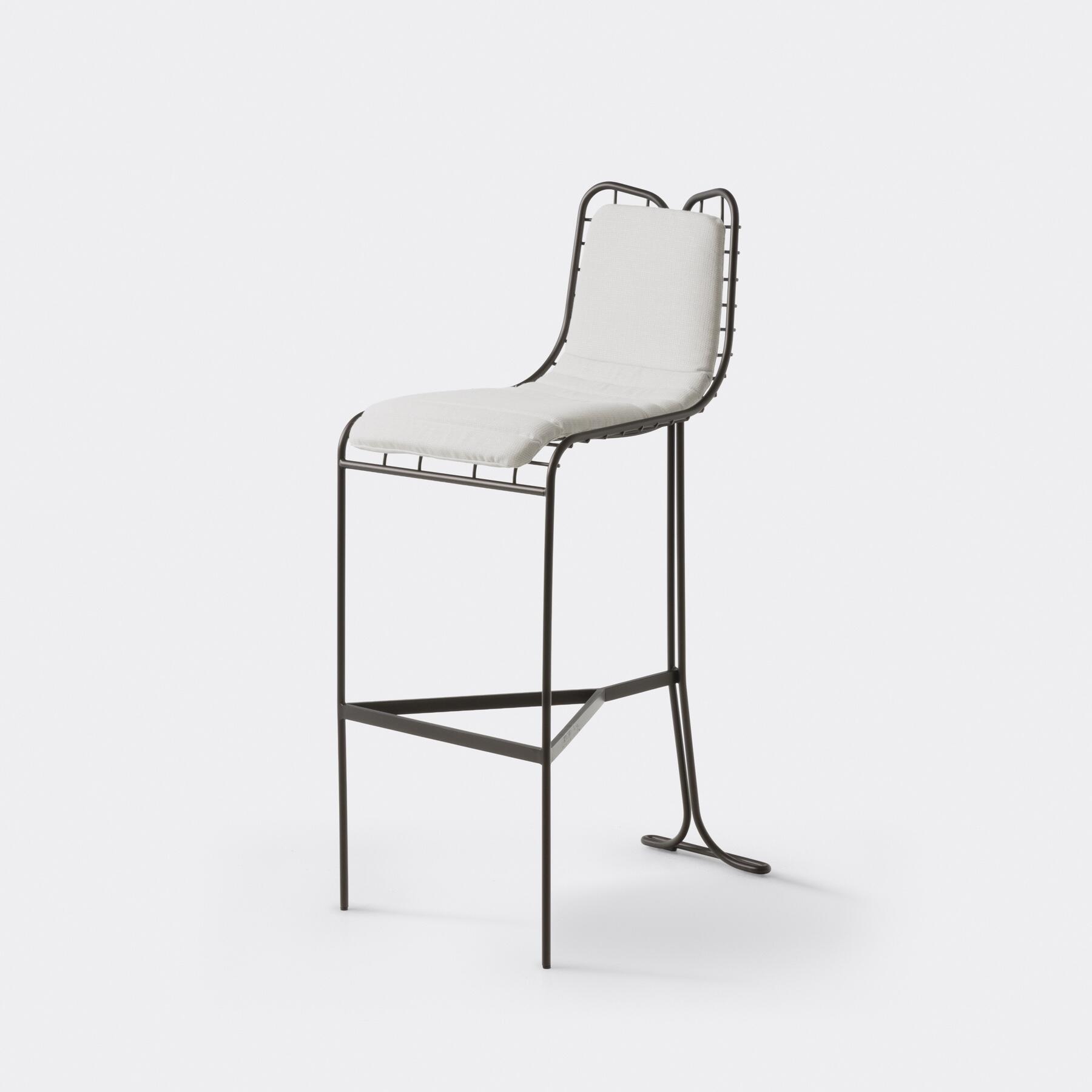 Capricorn Bar Stool, Espresso, 287/01 Pinpoint: Cloud