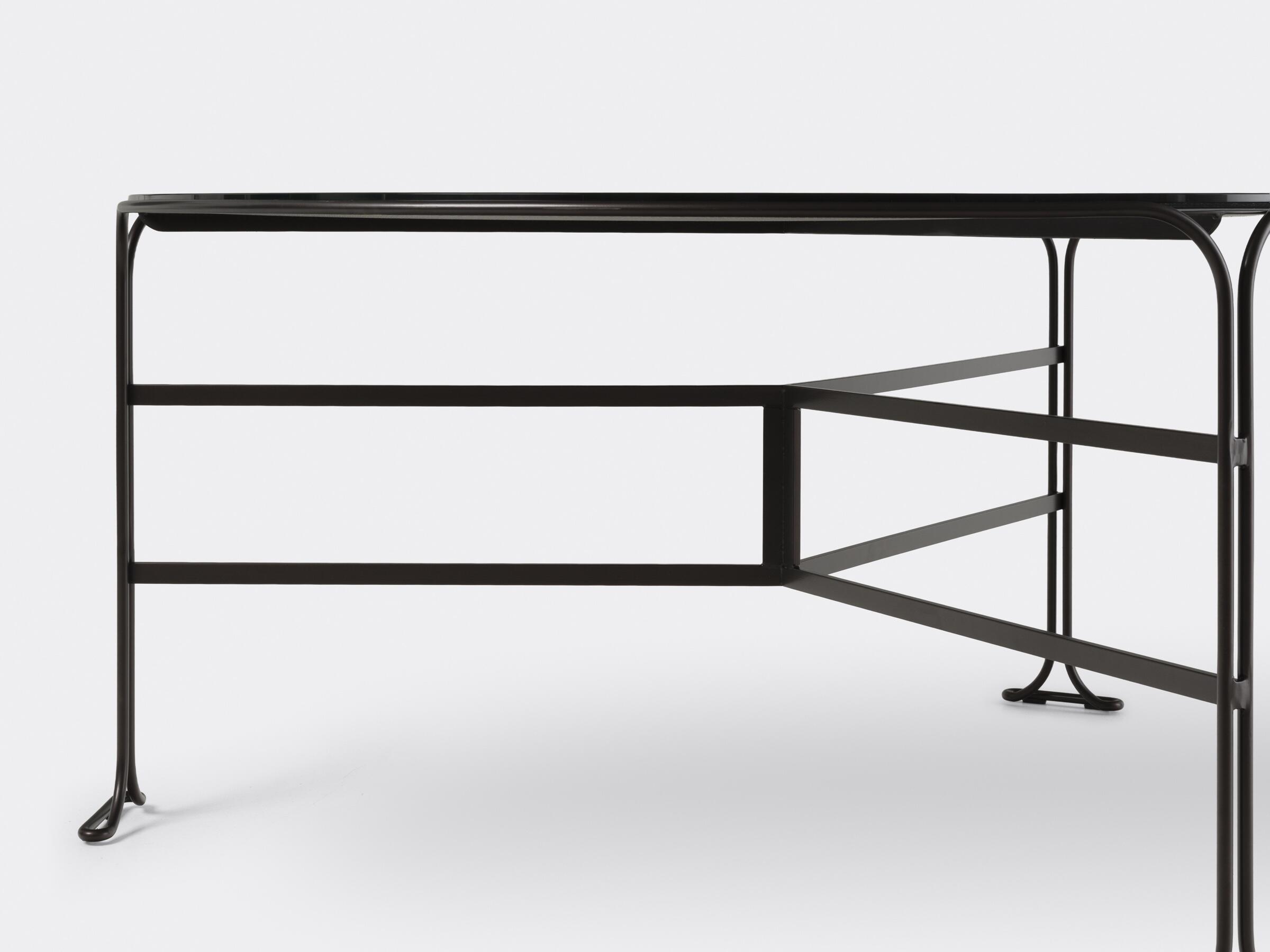 Capricorn Round Dining Table