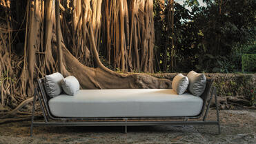 HOLLY HUNT Furniture