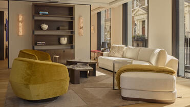 HOLLY HUNT Furniture