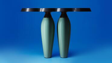 HOLLY HUNT Furniture