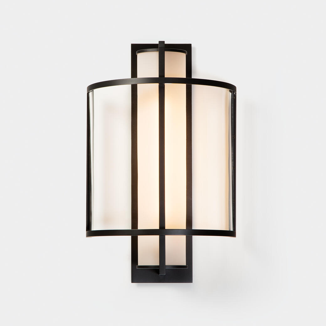 Halvdel Sconce