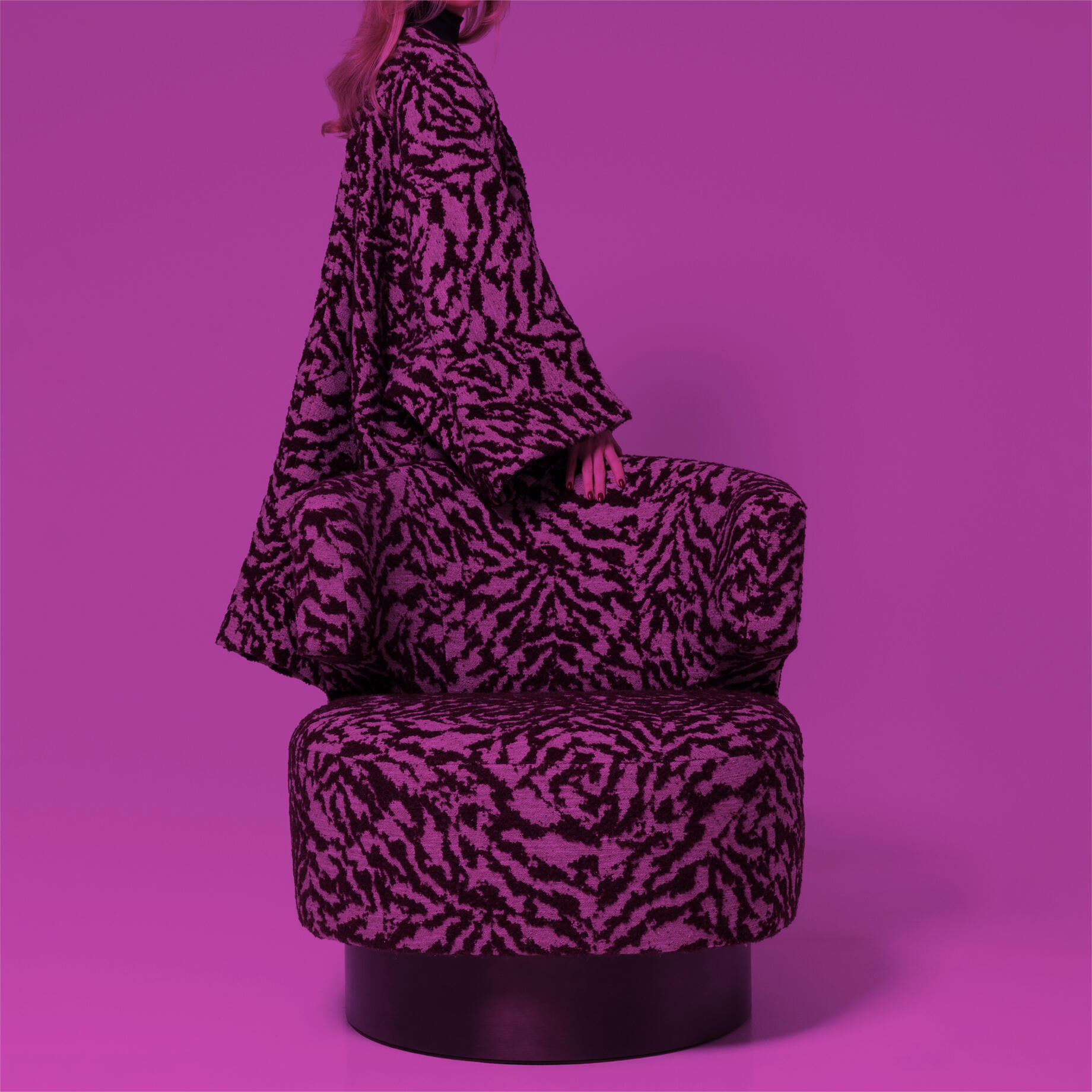 HOLLY HUNT Furniture